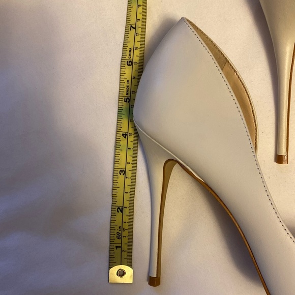 - L' intervalle leather 4.5” high heal cream colour shoes size 10. - Picture 4 of 8